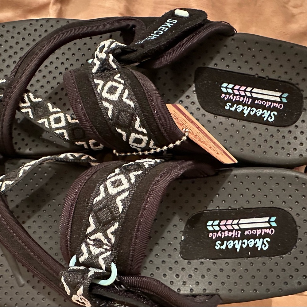 NWT Skechers 11M - Picture 2 of 9